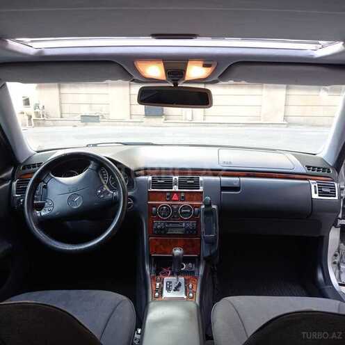 Mercedes E 220 1999, 560,000 km - 2.2 l - Bakı