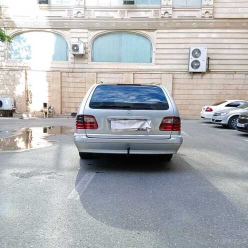 Mercedes E 220 1999, 560,000 km - 2.2 l - Bakı