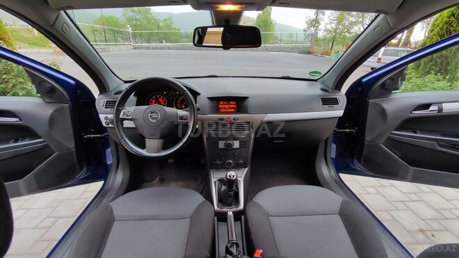 Opel Astra 2006, 198,500 km - 1.6 л - Qəbələ
