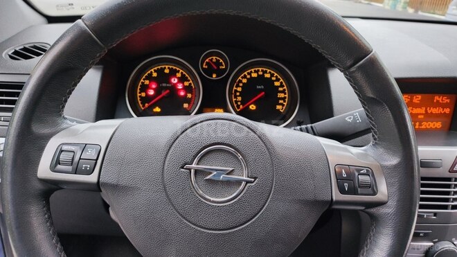 Opel Astra 2006, 198,500 km - 1.6 л - Qəbələ