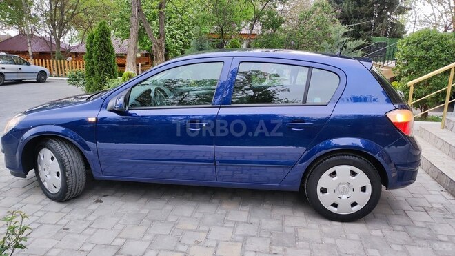Opel Astra 2006, 198,500 km - 1.6 л - Qəbələ