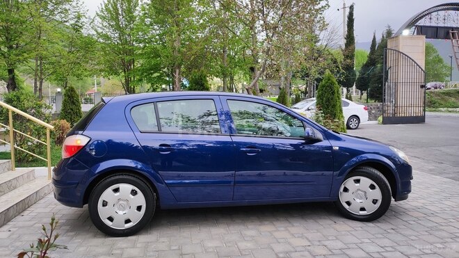 Opel Astra 2006, 198,500 km - 1.6 л - Qəbələ