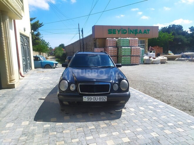 Mercedes E 240 1999, 358,500 km - 2.4 l - Bakı