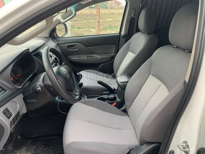 Mitsubishi L200 2016, 177,000 km - 2.5 l - Bakı