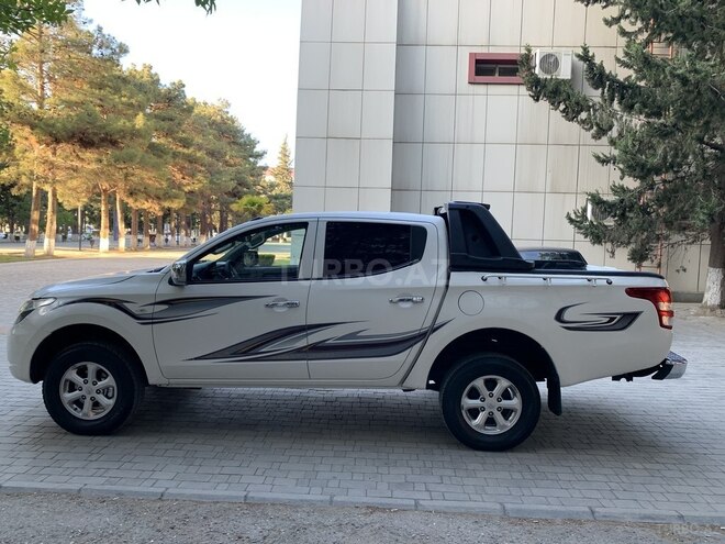Mitsubishi L200 2016, 177,000 km - 2.5 l - Bakı