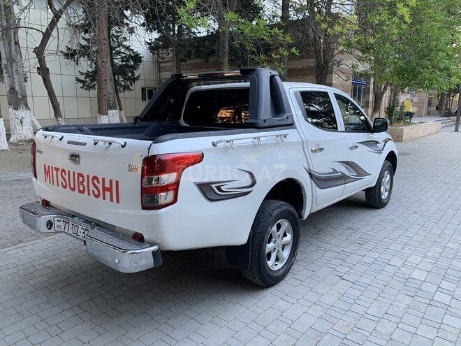 Mitsubishi L200 2016, 177,000 km - 2.5 l - Bakı