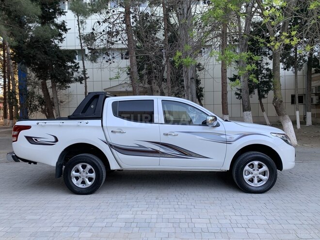 Mitsubishi L200 2016, 177,000 km - 2.5 l - Bakı