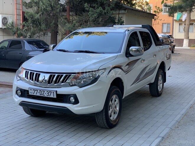 Mitsubishi L200 2016, 177,000 km - 2.5 l - Bakı