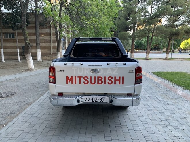 Mitsubishi L200 2016, 177,000 km - 2.5 l - Bakı