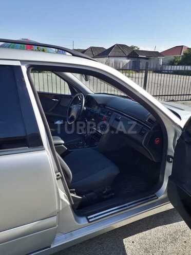 Mercedes C 220 2002, 334,200 km - 2.2 л - Quba