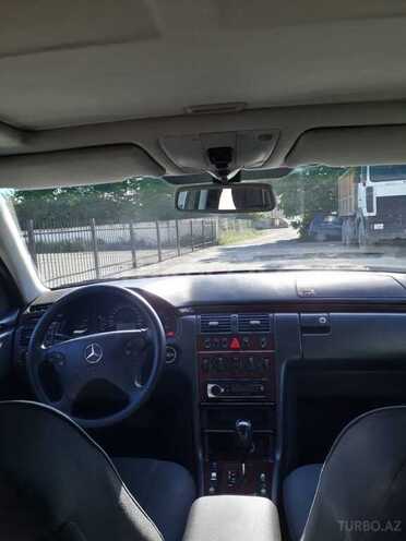 Mercedes C 220 2002, 334,200 km - 2.2 л - Quba