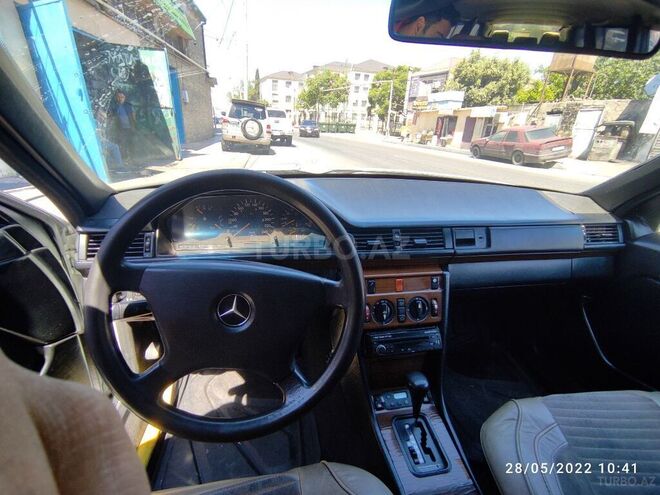 Mercedes E 260 1990, 350,000 km - 2.6 l - Bakı