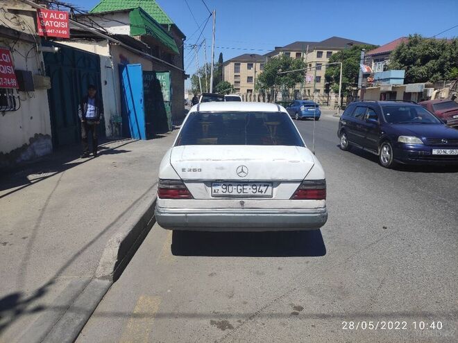 Mercedes E 260 1990, 350,000 km - 2.6 l - Bakı