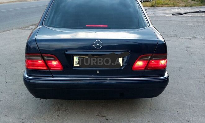 Mercedes E 240 1998, 385,000 km - 2.4 l - Sumqayıt