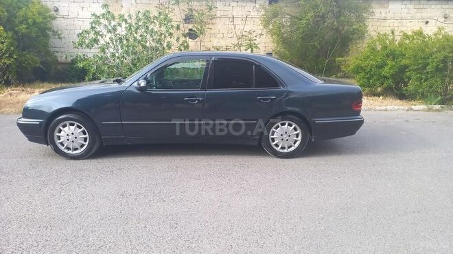 Mercedes E 220 2000, 346,000 km - 2.2 l - Bakı