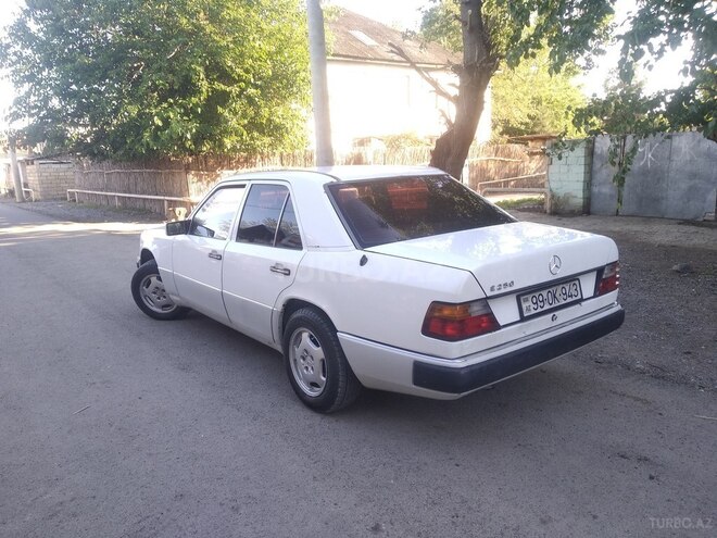 Mercedes E 200 1991, 250,000 km - 2.0 l - İmişli