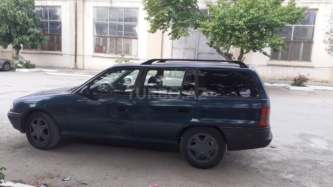Opel Astra 1995, 240,000 km - 1.4 l - Bakı