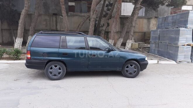 Opel Astra 1995, 240,000 km - 1.4 l - Bakı