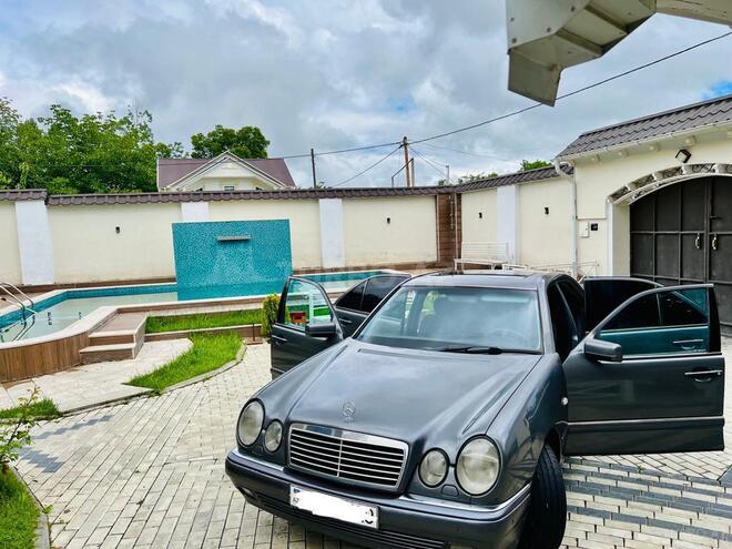 Mercedes E 320 1999, 240,000 km - 3.2 l - Bakı