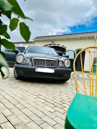 Mercedes E 320 1999, 240,000 km - 3.2 l - Bakı
