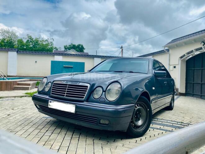 Mercedes E 320 1999, 240,000 km - 3.2 l - Bakı
