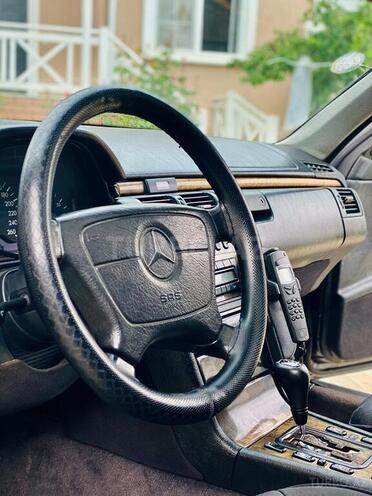 Mercedes E 320 1999, 240,000 km - 3.2 l - Bakı