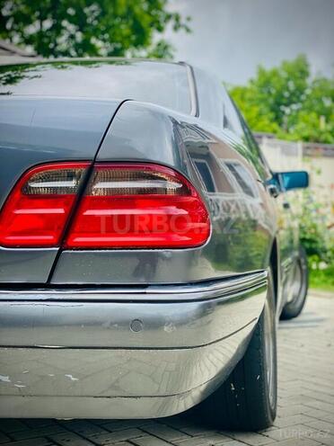 Mercedes E 320 1999, 240,000 km - 3.2 l - Bakı