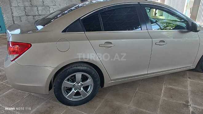 Chevrolet Cruze 2011, 154,830 km - 1.4 л - Salyan
