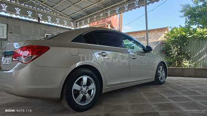 Chevrolet Cruze 2011, 154,830 km - 1.4 л - Salyan