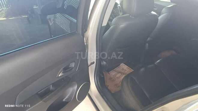 Chevrolet Cruze 2011, 154,830 km - 1.4 л - Salyan