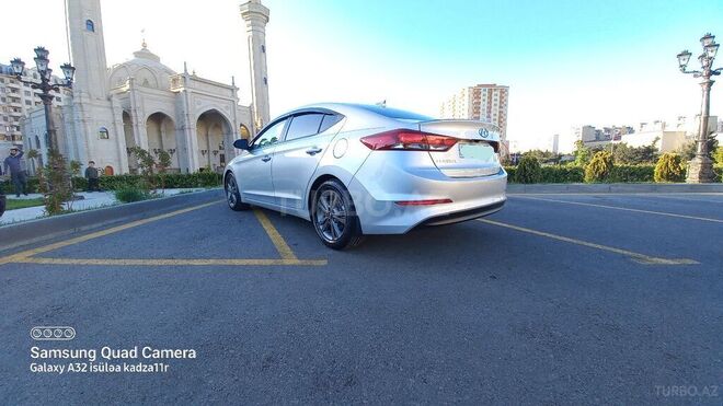 Hyundai Elantra 2018, 114,585 km - 2.0 l - Bakı