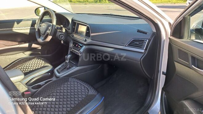 Hyundai Elantra 2018, 114,585 km - 2.0 l - Bakı