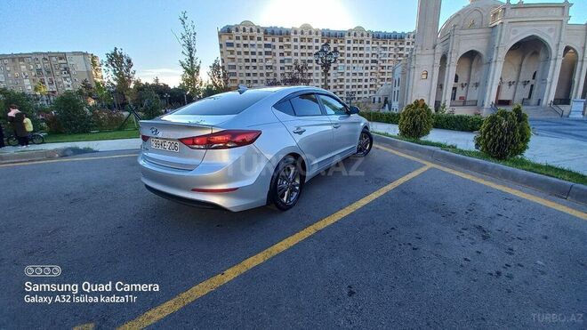 Hyundai Elantra 2018, 114,585 km - 2.0 l - Bakı