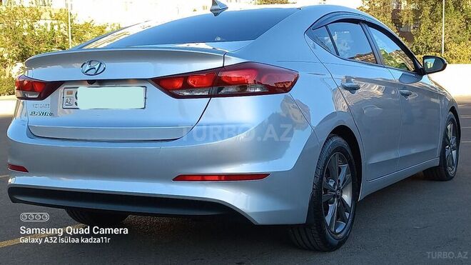 Hyundai Elantra 2018, 114,585 km - 2.0 l - Bakı