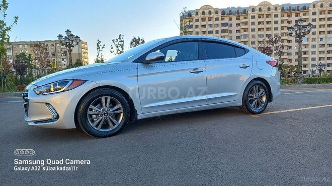 Hyundai Elantra 2018, 114,585 km - 2.0 l - Bakı