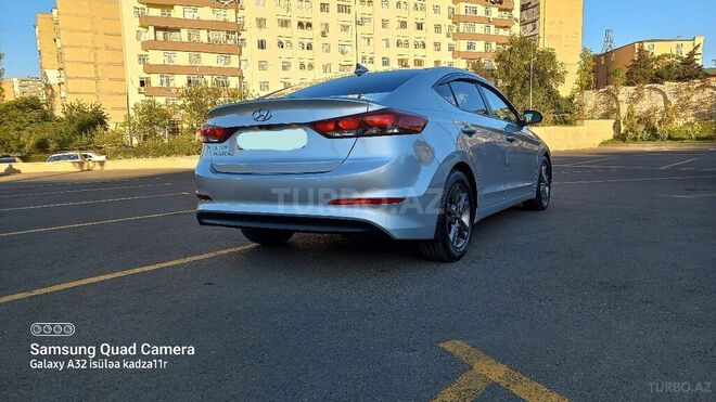 Hyundai Elantra 2018, 114,585 km - 2.0 l - Bakı