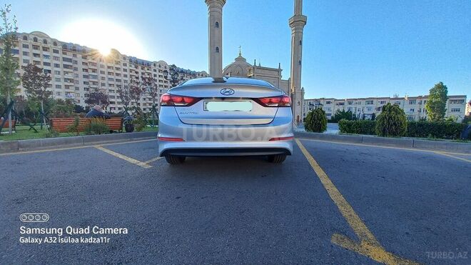 Hyundai Elantra 2018, 114,585 km - 2.0 l - Bakı