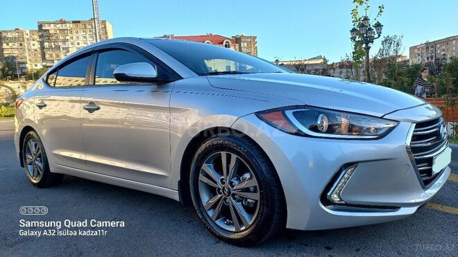 Hyundai Elantra 2018, 114,585 km - 2.0 l - Bakı