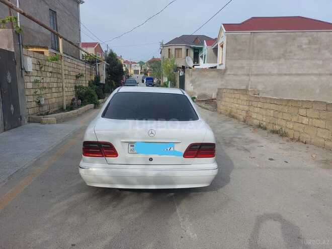 Mercedes E 240 2001, 298,058 km - 2.4 l - Bakı