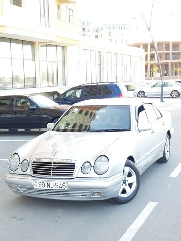 Mercedes E 220 1999, 361,000 km - 2.2 l - Sumqayıt