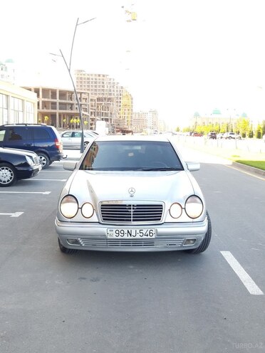 Mercedes E 220 1999, 361,000 km - 2.2 l - Sumqayıt