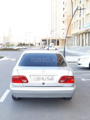 Mercedes E 220 1999, 361,000 km - 2.2 l - Sumqayıt