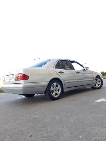 Mercedes E 220 1999, 361,000 km - 2.2 l - Sumqayıt