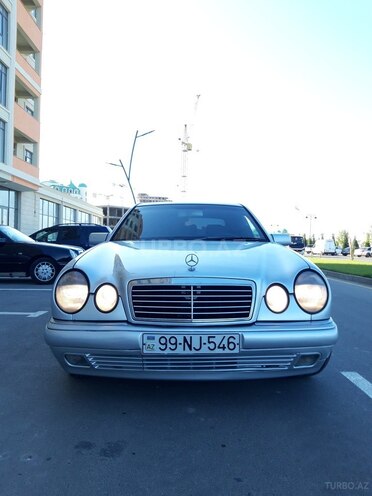 Mercedes E 220 1999, 361,000 km - 2.2 l - Sumqayıt