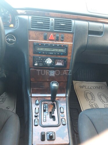 Mercedes E 220 1999, 361,000 km - 2.2 l - Sumqayıt