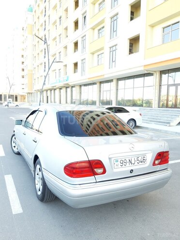 Mercedes E 220 1999, 361,000 km - 2.2 l - Sumqayıt