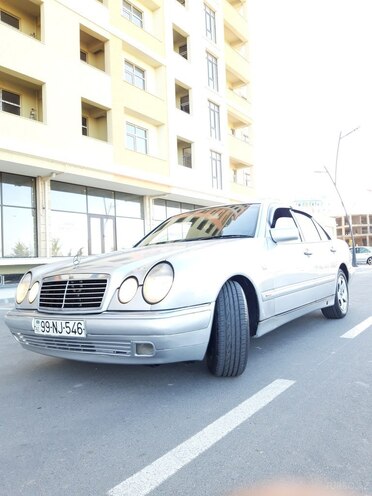 Mercedes E 220 1999, 361,000 km - 2.2 l - Sumqayıt