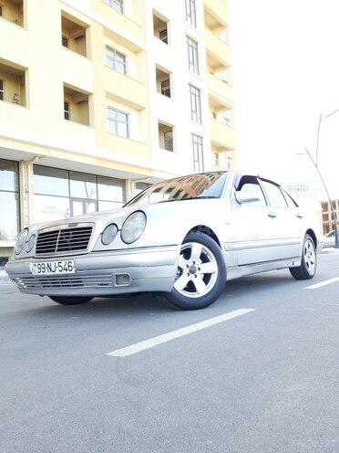 Mercedes E 220 1999, 361,000 km - 2.2 l - Sumqayıt
