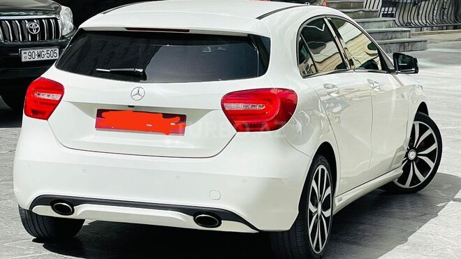 Mercedes A 180 2013, 146,000 km - 1.6 л - Bakı