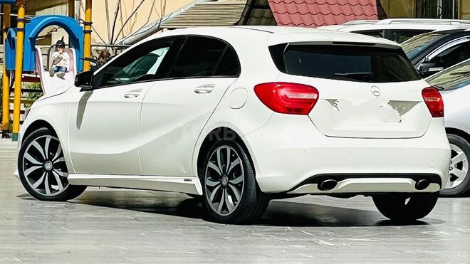 Mercedes A 180 2013, 146,000 km - 1.6 л - Bakı